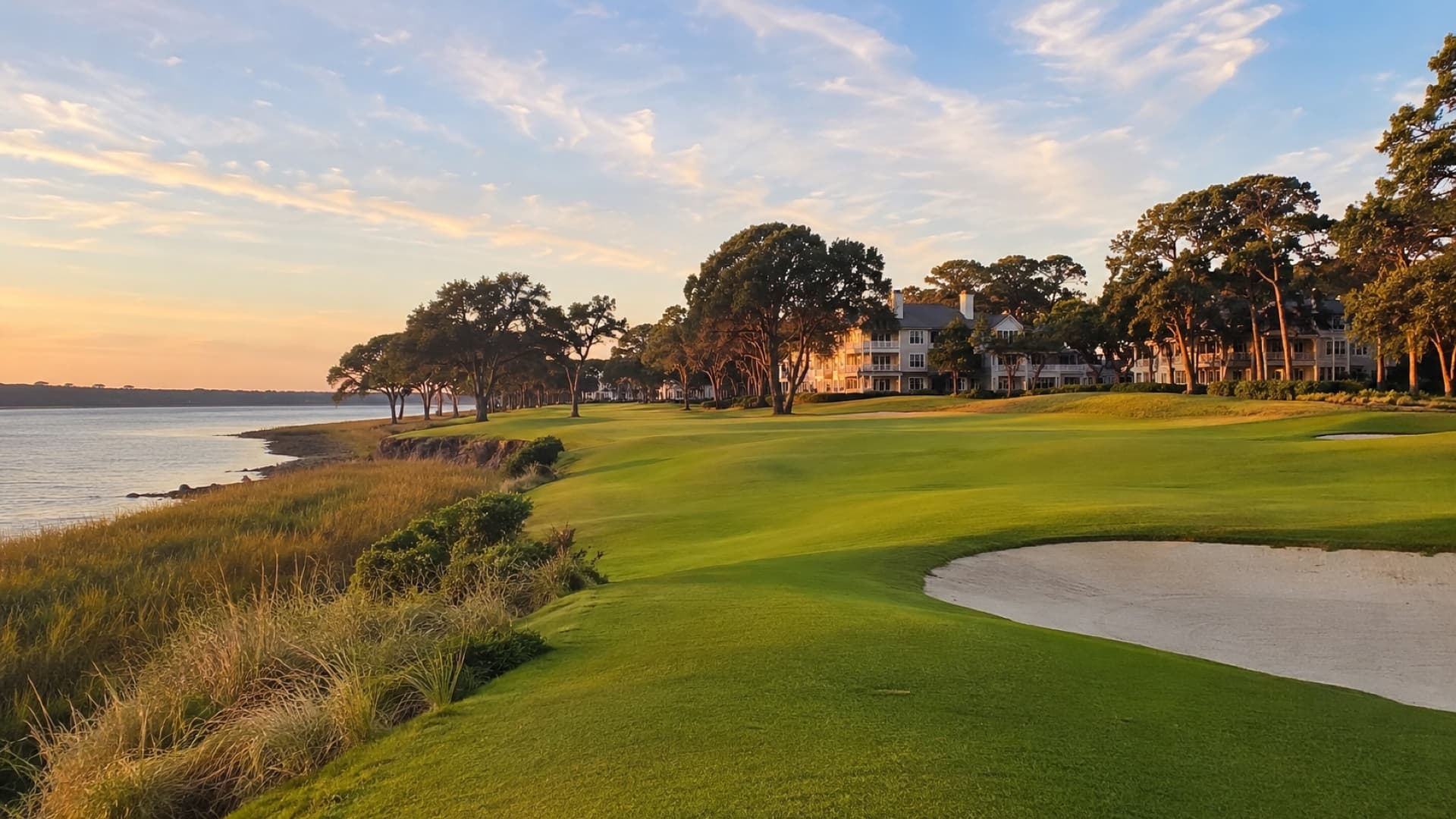 Fairway Freight golf club shipping to the Harbour Town pro shop