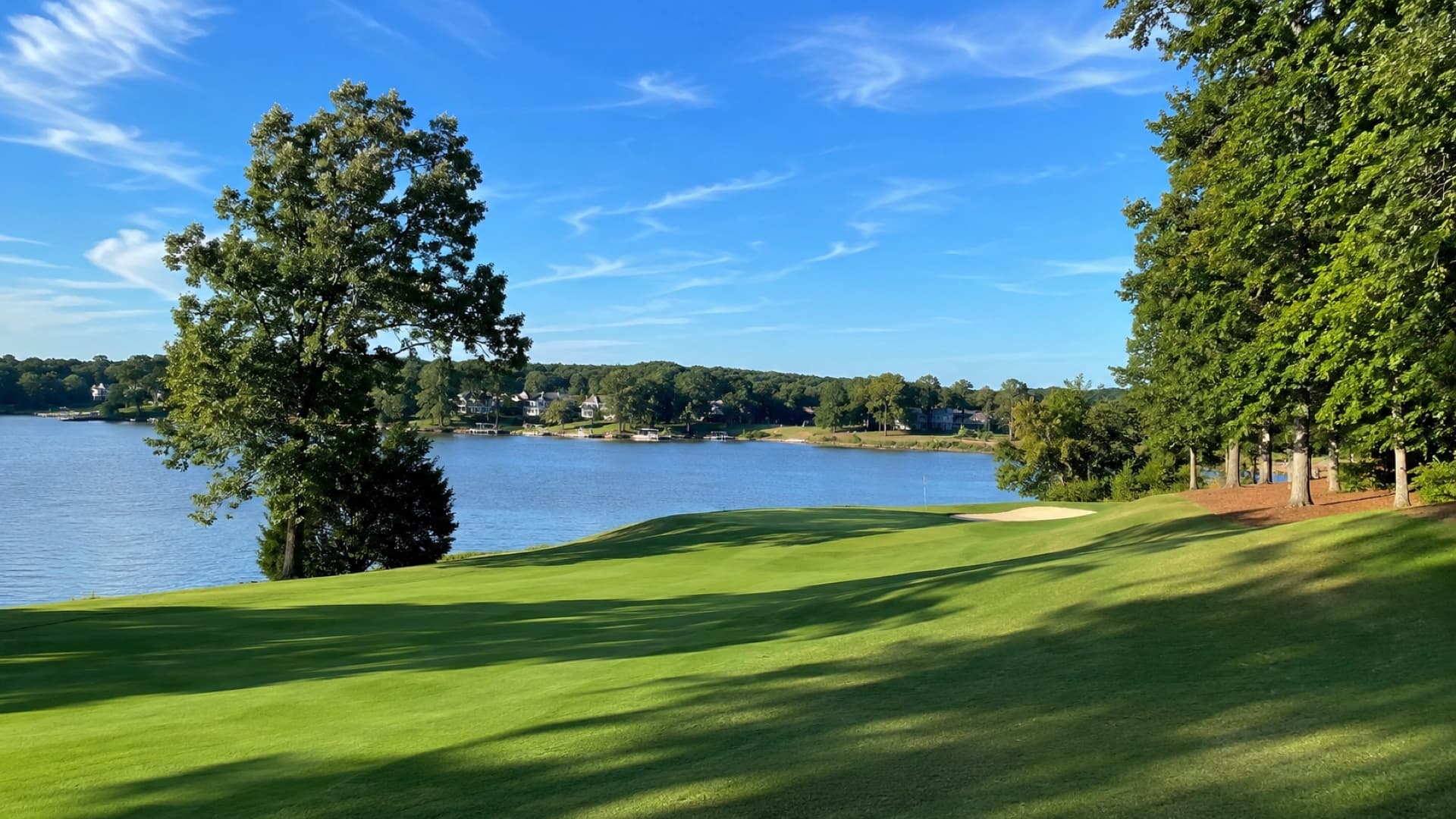 Ship golf clubs to Reynolds Lake Oconee for a Georgia lake-resort golf trip