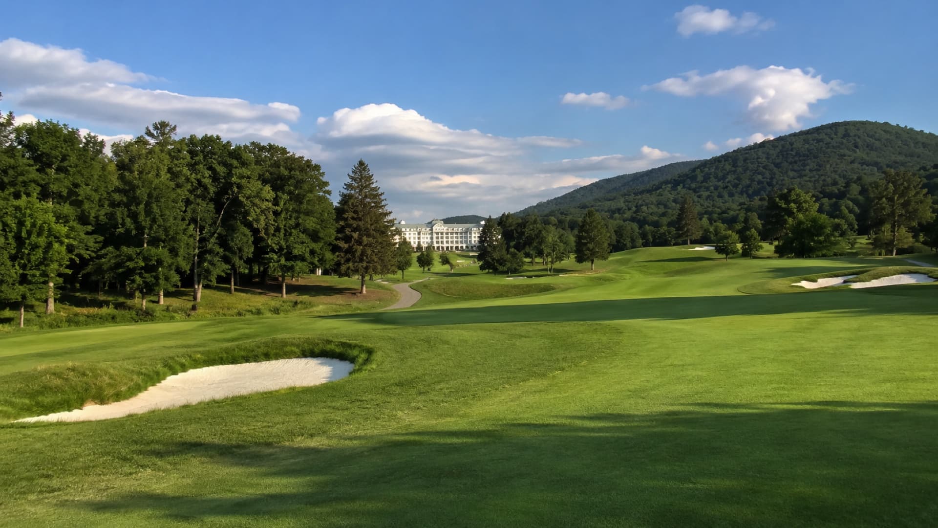 Ship golf clubs to The Greenbrier historic resort in West Virginia
