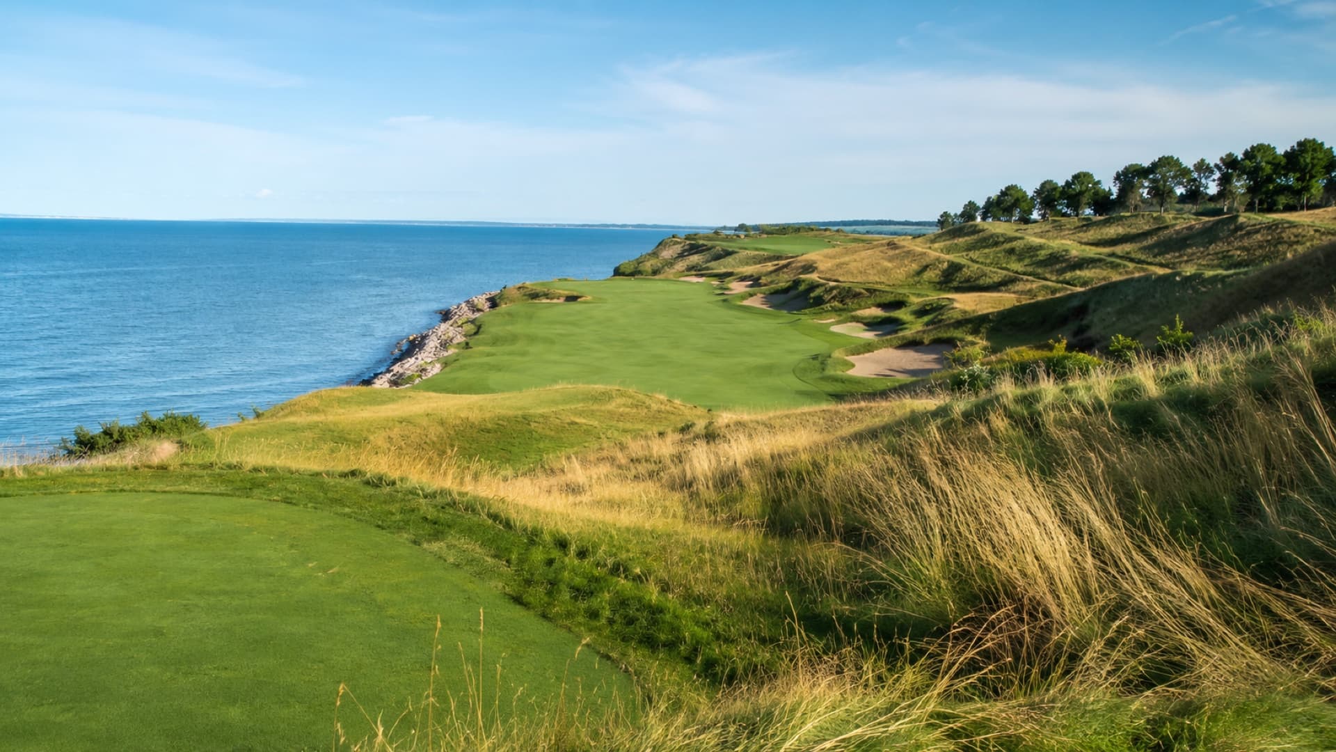 Ship golf clubs to Whistling Straits along the Lake Michigan shoreline